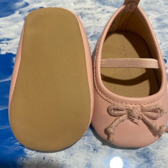 🔥2 Beautiful Baby Girl Shoes 0-3 Months🔥 - Picture 3 of 5